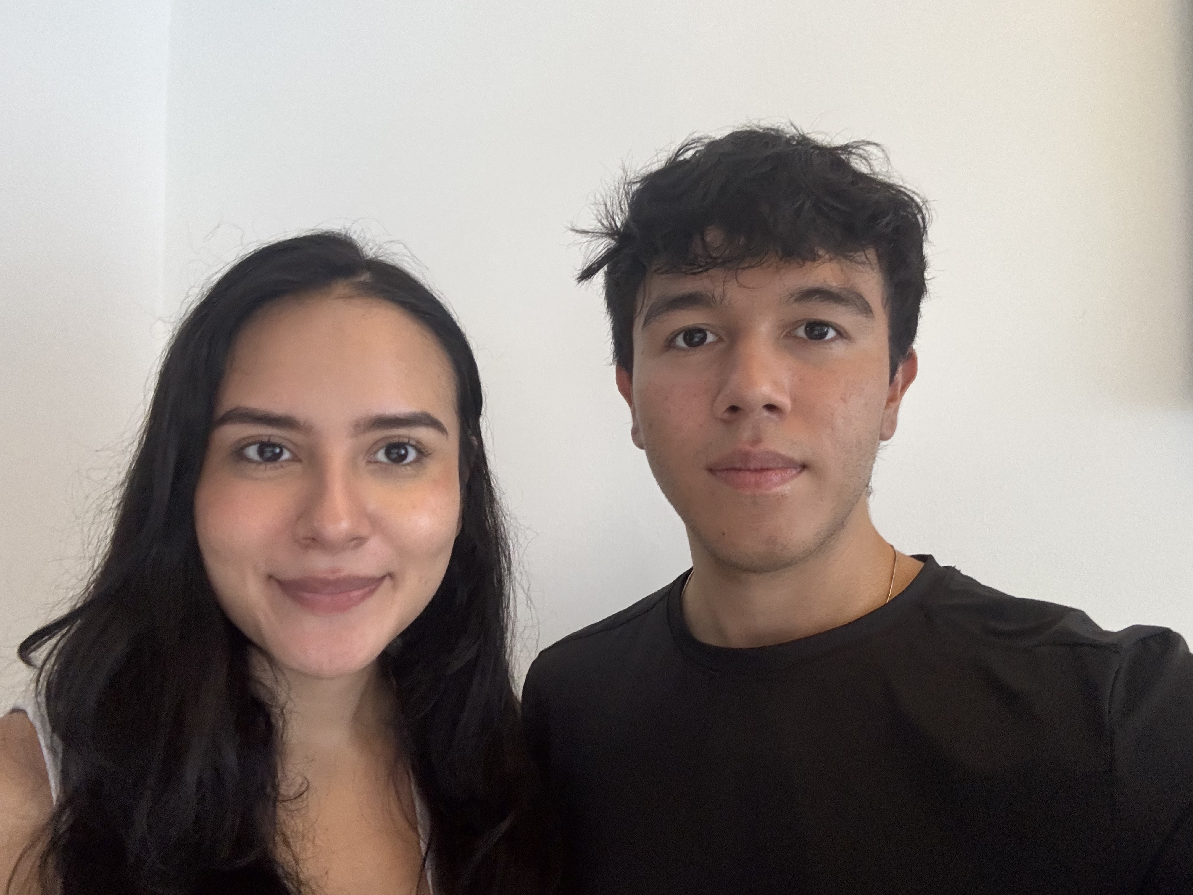 Santiago Alfonso de Berschman Paez Guerrero y Valentina Ivonne del Pilar Paez Guerrero​ 